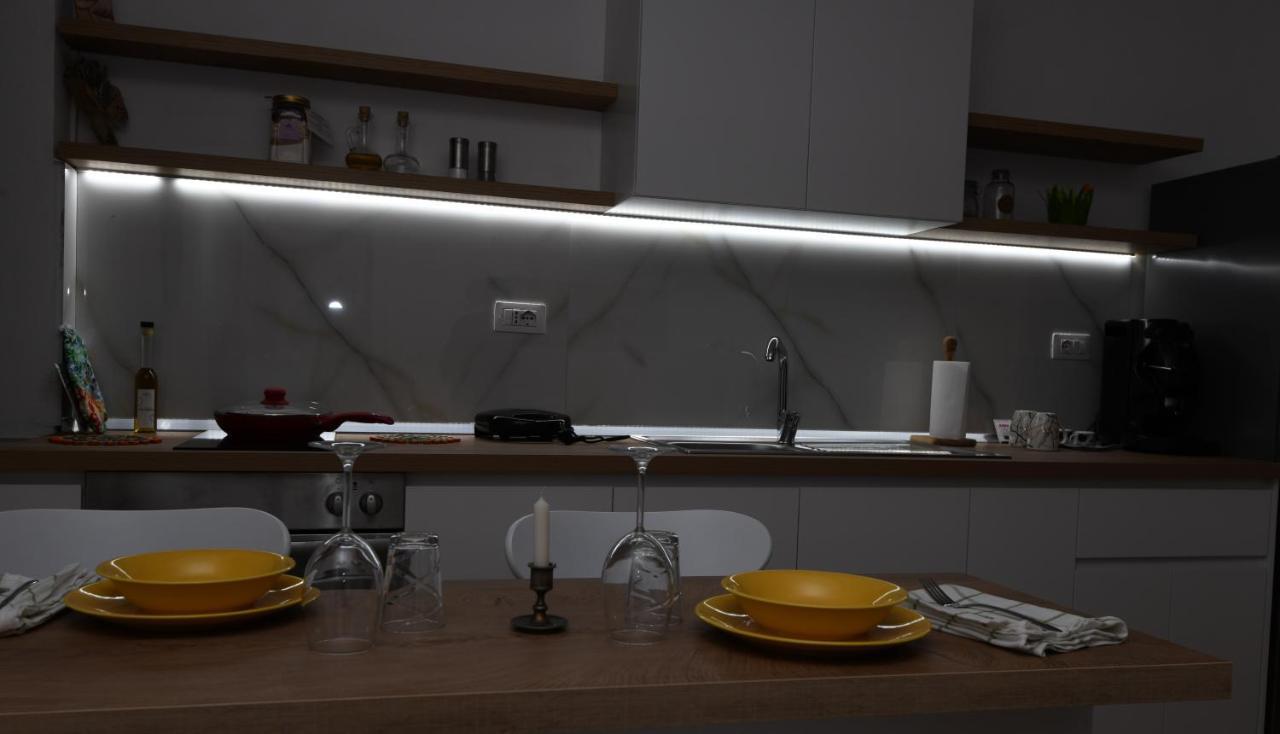 Rondine Studio Apartment 티라나 외부 사진