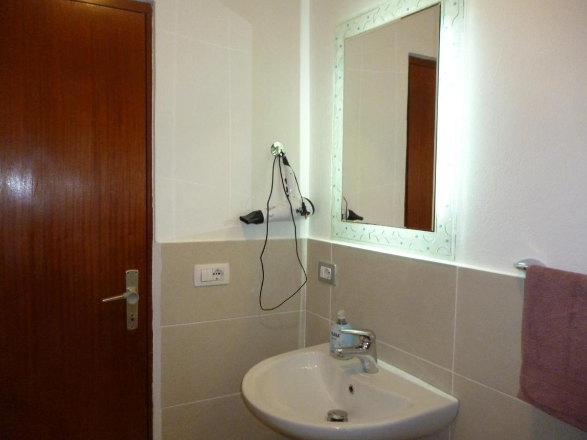 Rondine Studio Apartment 티라나 외부 사진